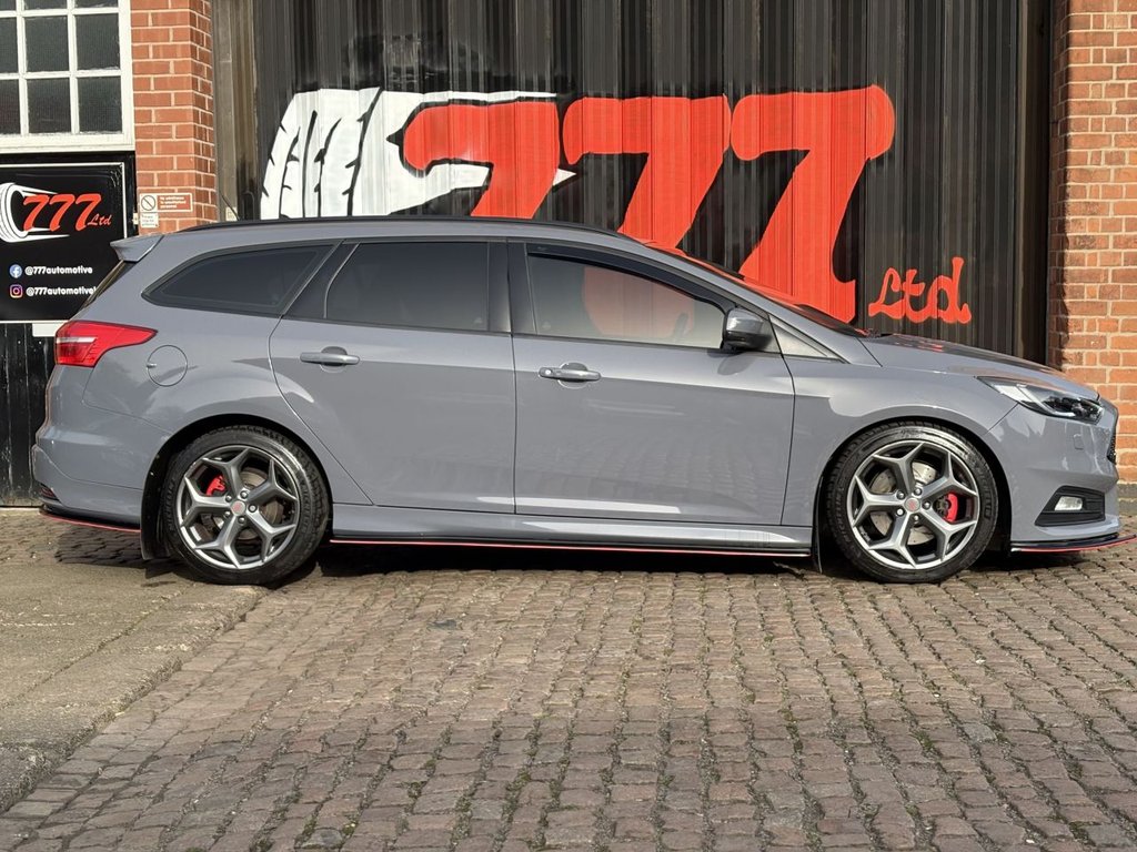 Used Ford Focus 2015 for sale - 77765649: Photo 2