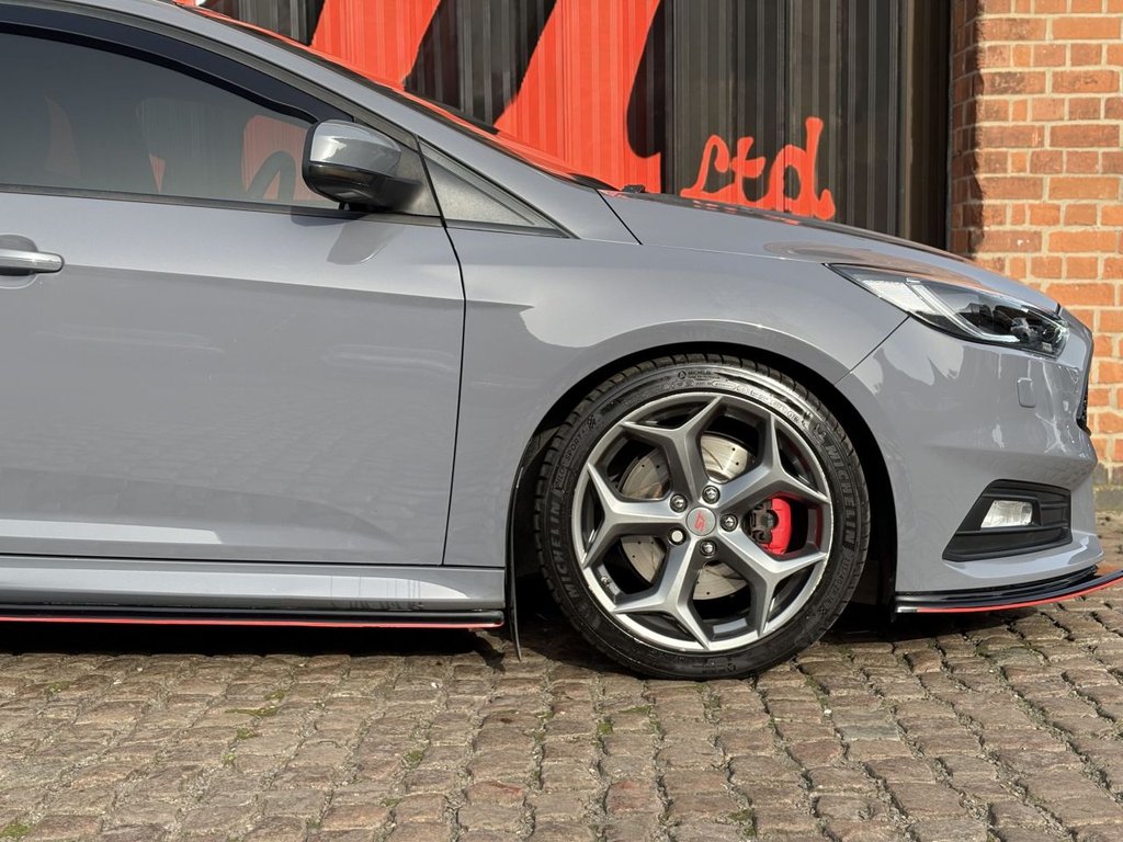 Used Ford Focus 2015 for sale - 77765649: Photo 9