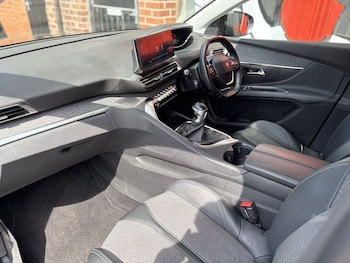 Used Peugeot 5008 2021 for sale - 79327931: Photo