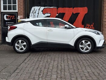 Used Toyota C-HR 2018 for sale - 78401862: Photo