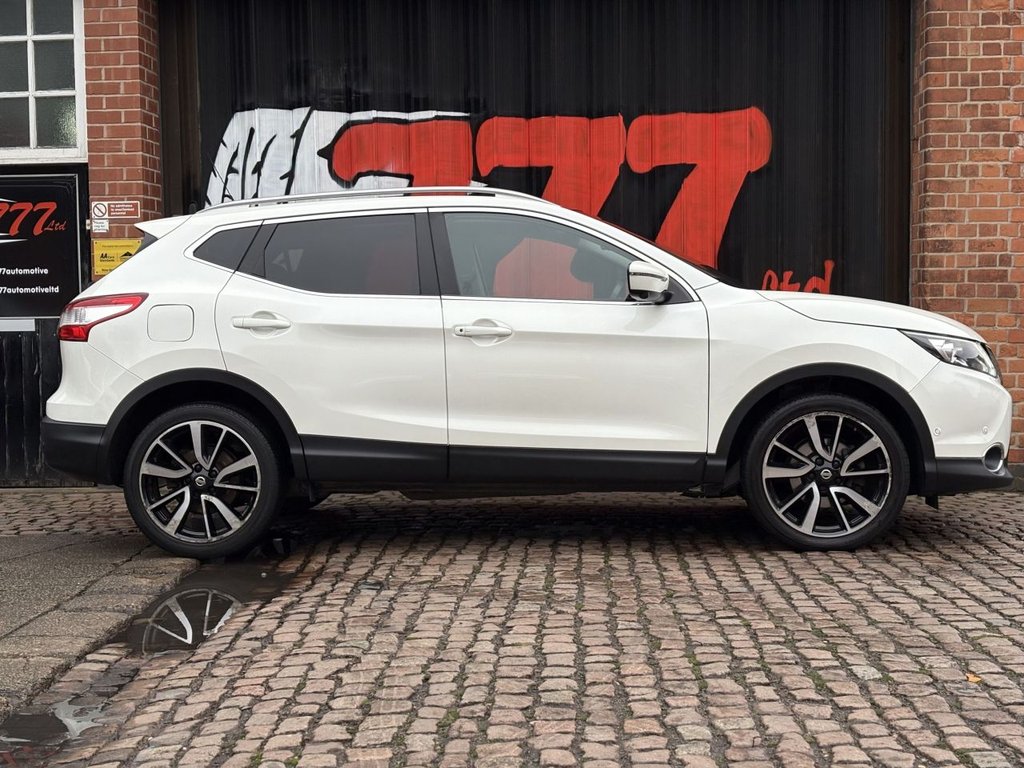 Used Nissan Qashqai 2017 for sale - 77534729: Photo 2