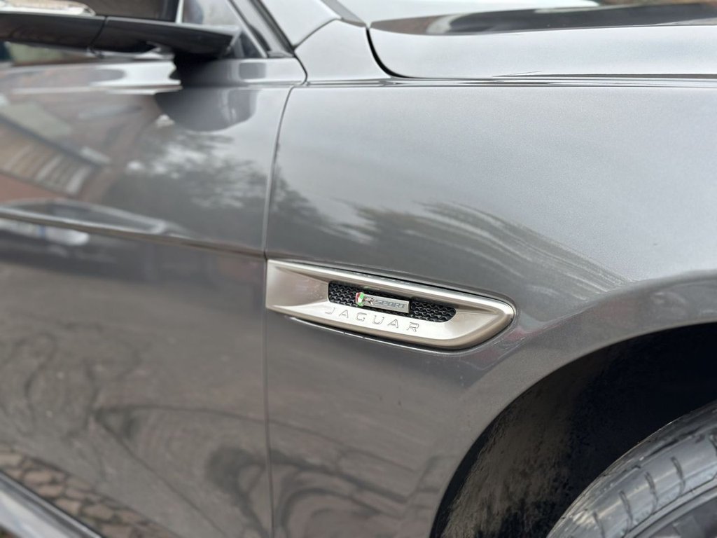 Used Jaguar XE 2018 for sale - 76453925: Photo 11