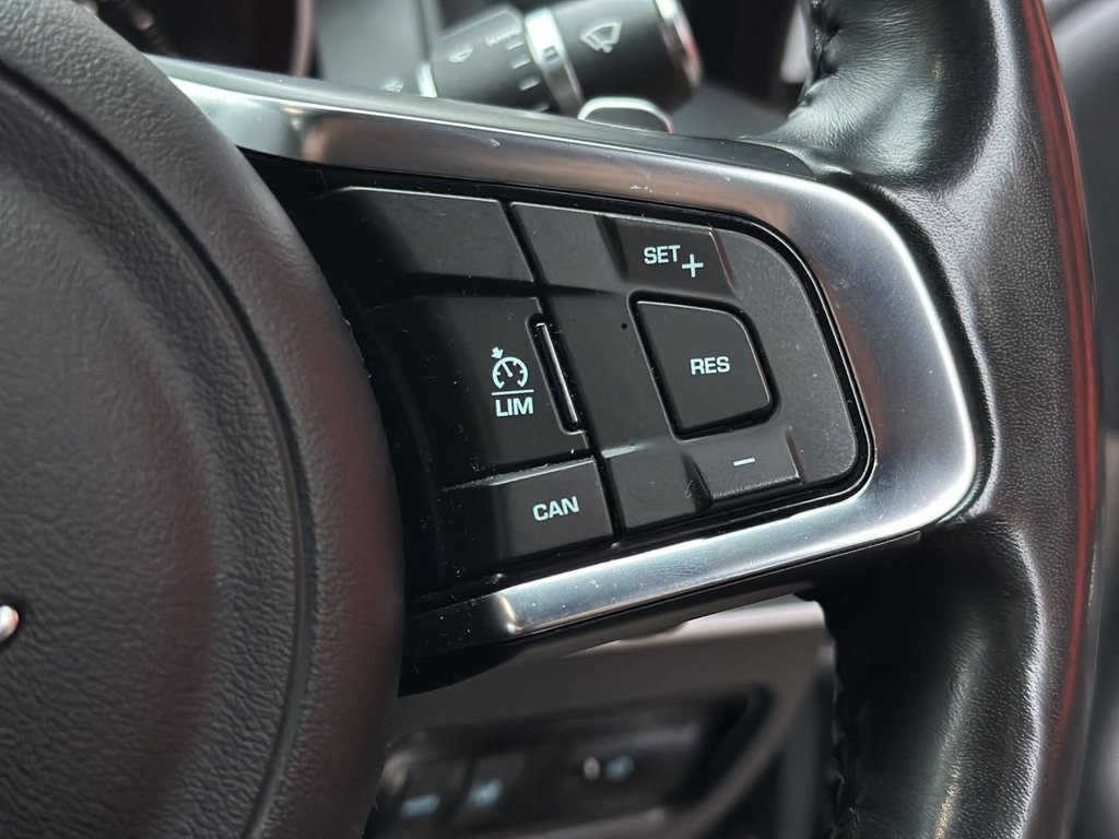 Used Jaguar XE 2018 for sale - 76453925: Photo 30