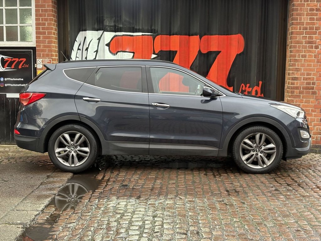 Used Hyundai Santa Fe 2013 for sale - 77302507: Photo 2