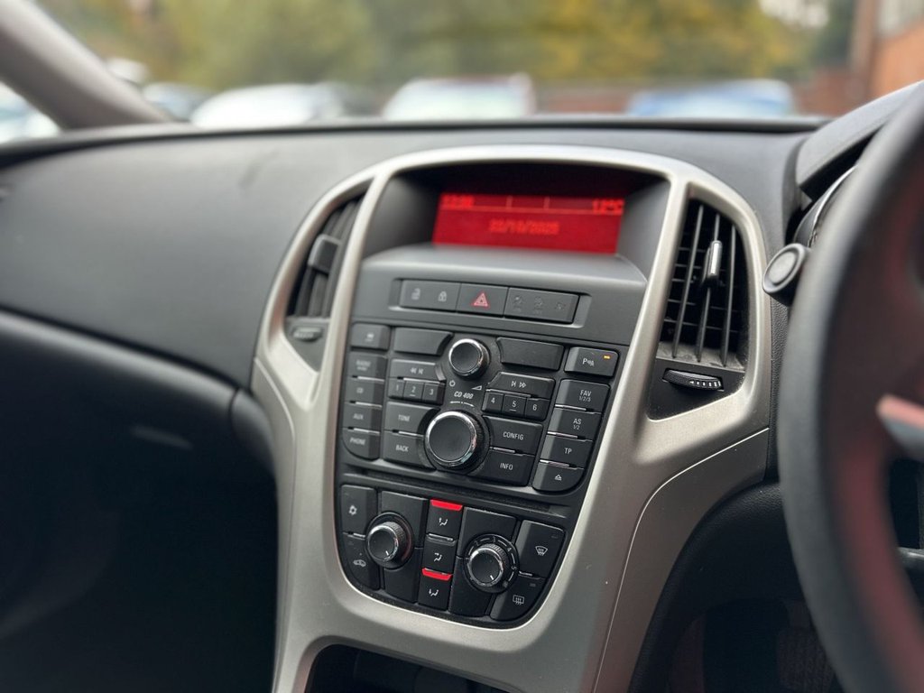 Used Vauxhall Astra 2011 for sale - 76345830: Photo 22