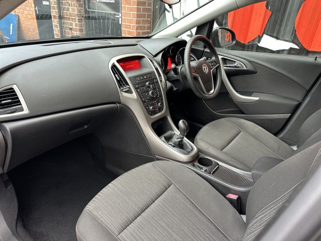 Used Vauxhall Astra 2011 for sale - 76345830: Photo 4