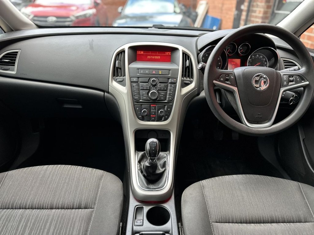 Used Vauxhall Astra 2011 for sale - 76345830: Photo 5
