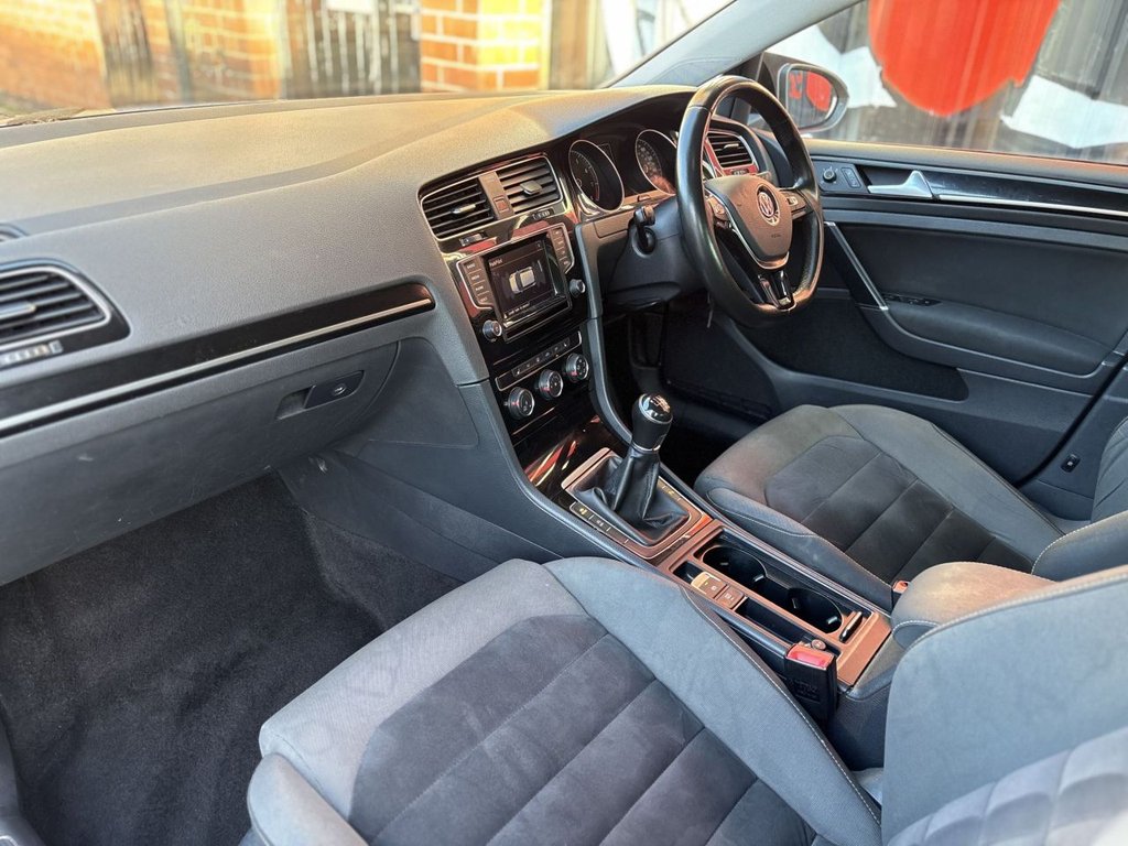 Used Volkswagen Golf 2015 for sale - 76783929: Photo 4