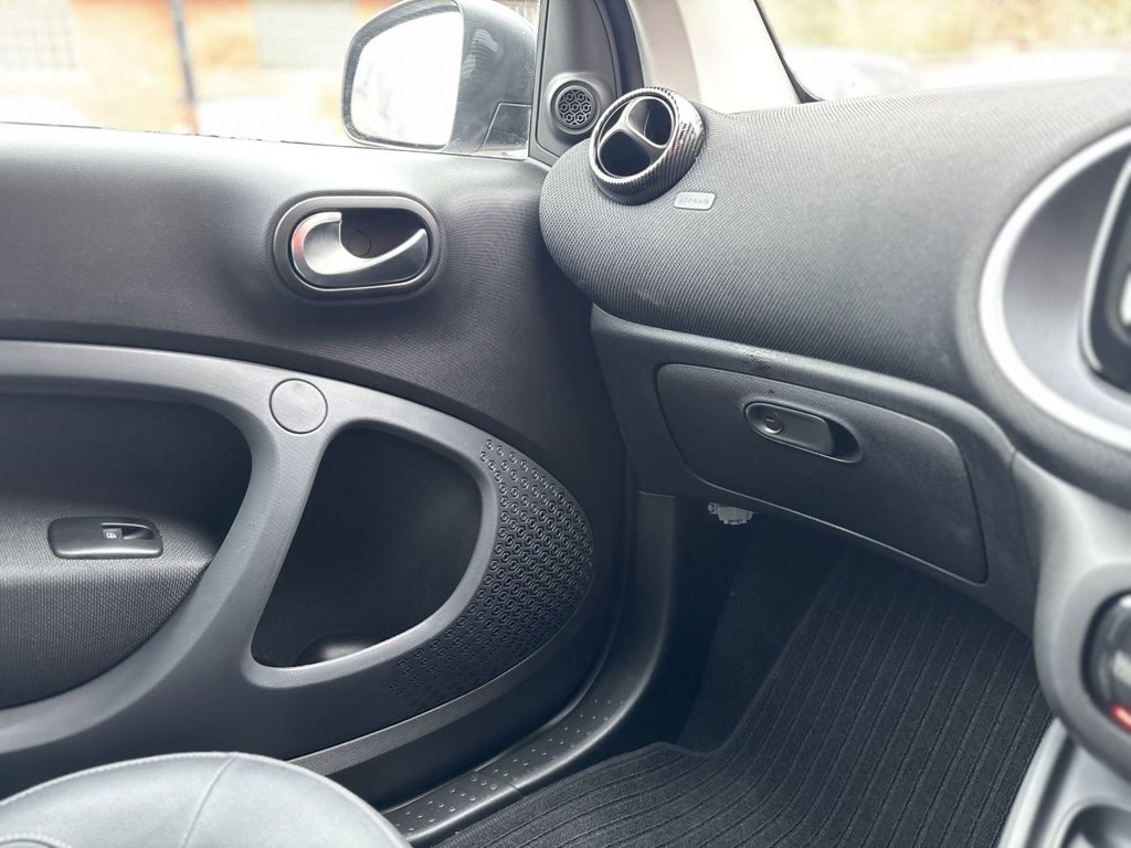 Used smart fortwo 2017 for sale - 77027381: Photo 30