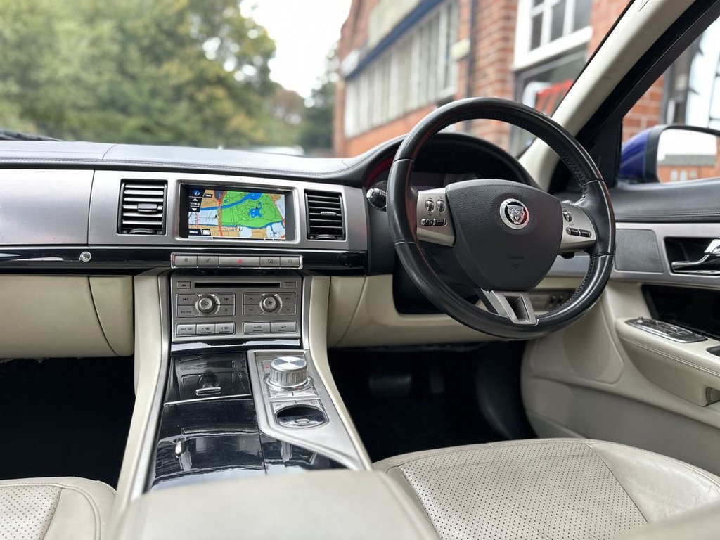 Used Jaguar XF 2011 for sale - 76080784: Photo 6