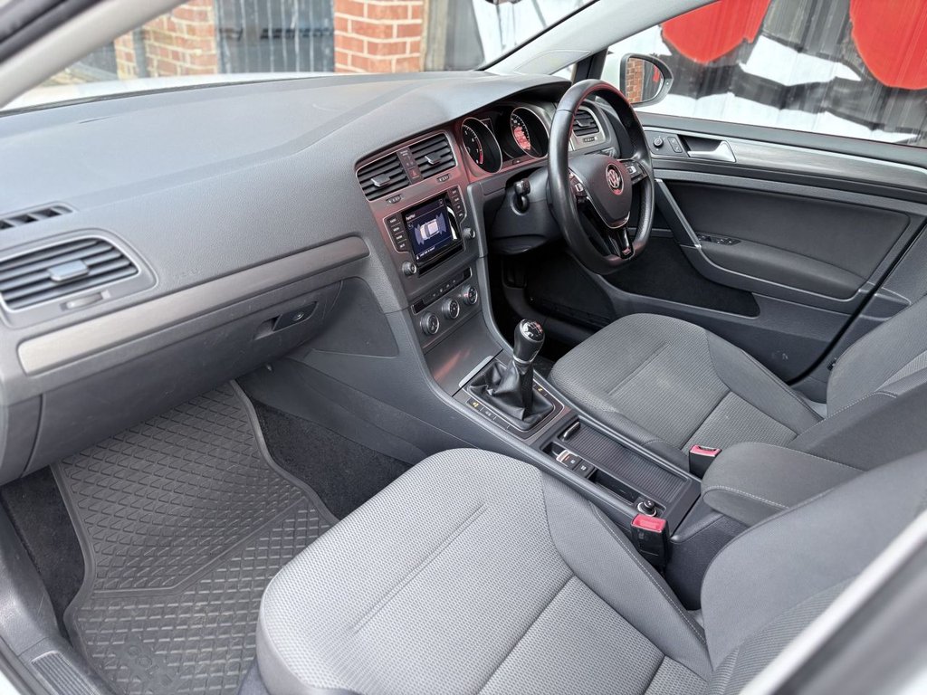 Used Volkswagen Golf 2013 for sale - 77236489: Photo 4