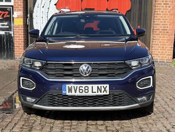 Used Volkswagen T-Roc 2018 for sale - 78514523: Photo
