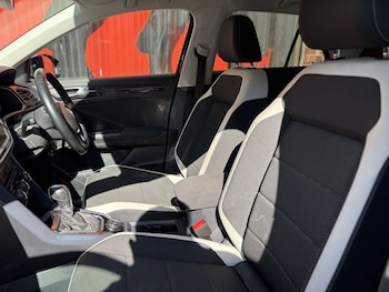 Used Volkswagen T-Roc 2018 for sale - 78514523: Photo