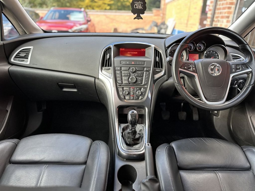 Used Vauxhall Astra 2012 for sale - 76345653: Photo 4