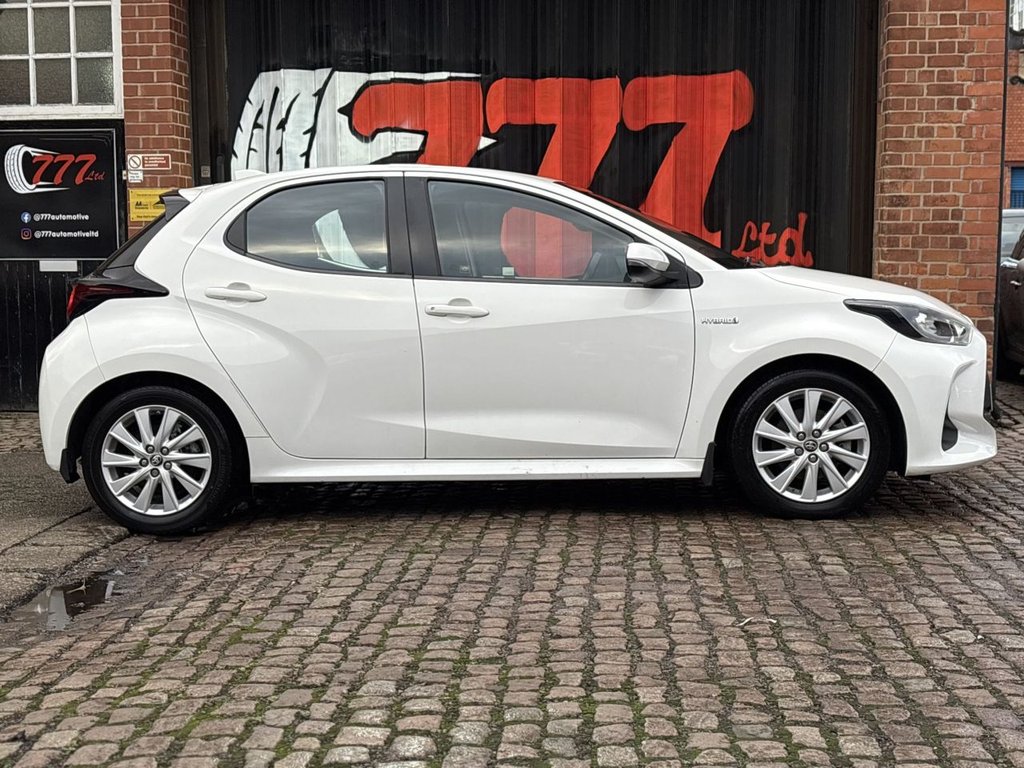 Used Toyota Yaris 2020 for sale - 76430168: Photo 2