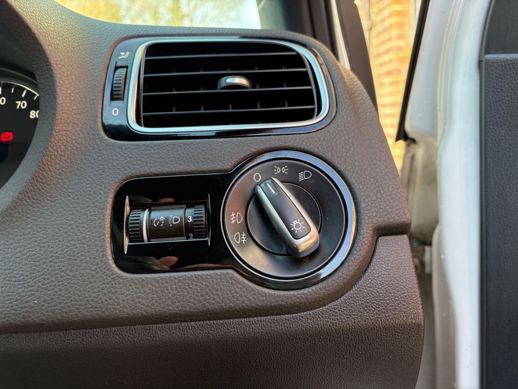 Used Volkswagen Polo 2014 for sale - 77720343: Photo 28