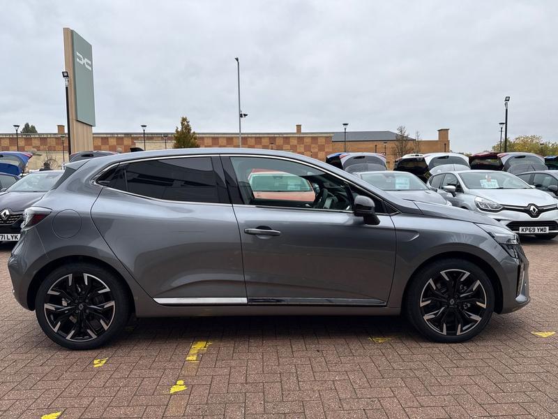 Used Renault Clio 2025 for sale - 76452944: Photo 2