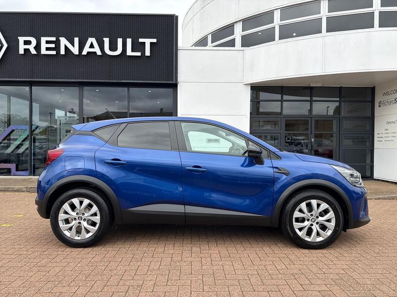 Used Renault Captur 2021 for sale - 76097239: Photo 2