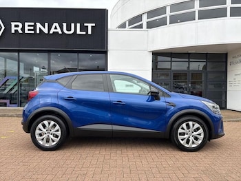 Used Renault Captur 2021 for sale - 76097239: Photo 2