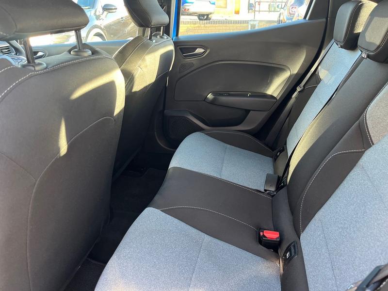 Used Renault Clio 2024 for sale - 76850933: Photo 17