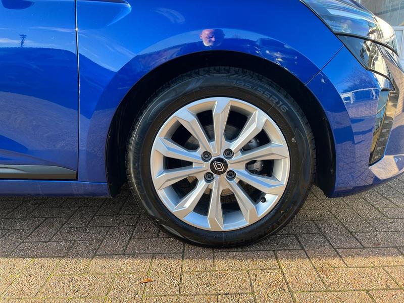 Used Renault Clio 2024 for sale - 76850933: Photo 9