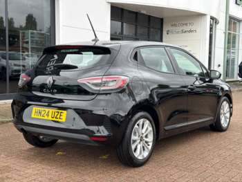 Used Renault Clio 2024 for sale - 74840849: Photo