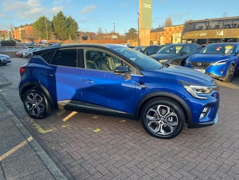 Used Renault Captur 2024 for sale - 76850936: Photo