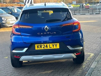 Used Renault Captur 2024 for sale - 76850936: Photo