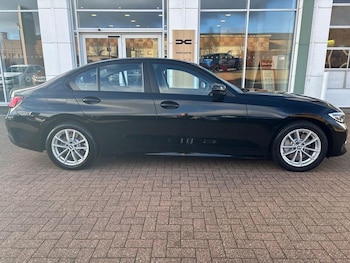 Used BMW 3 Series 2021 for sale - 76641120: Photo