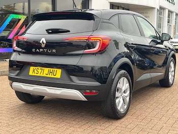 Used Renault Captur 2022 for sale - 77011728: Photo