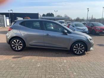 Used Renault Clio 2023 for sale - 74709719: Photo