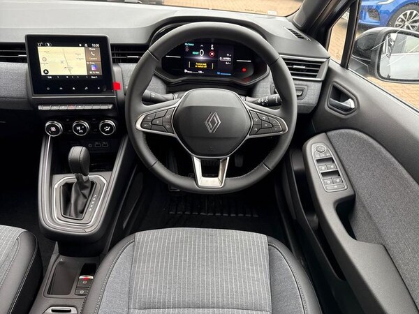 Used Renault Clio 2025 for sale - 76234892: Photo 12