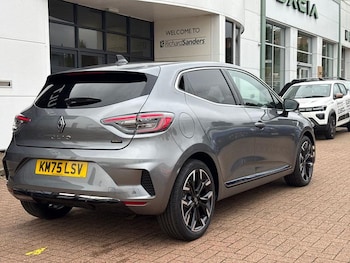 Used Renault Clio 2025 for sale - 76234892: Photo 3