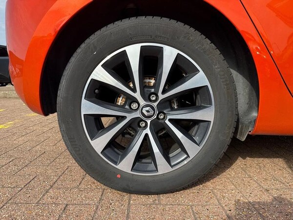 Used Renault Clio 2023 for sale - 75550140: Photo 9