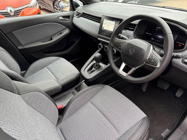 Used Renault Clio 2025 for sale - 76234795: Photo 10