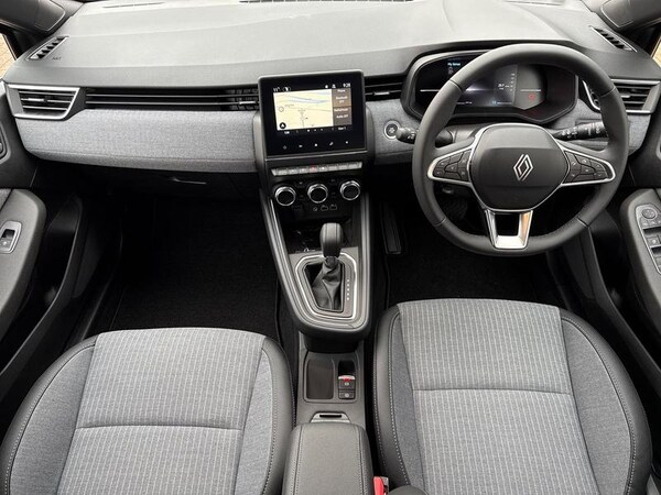 Used Renault Clio 2025 for sale - 76234795: Photo 11