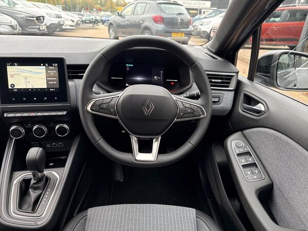 Used Renault Clio 2025 for sale - 76234795: Photo 12