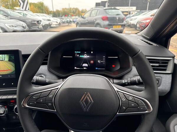 Used Renault Clio 2025 for sale - 76234795: Photo 13