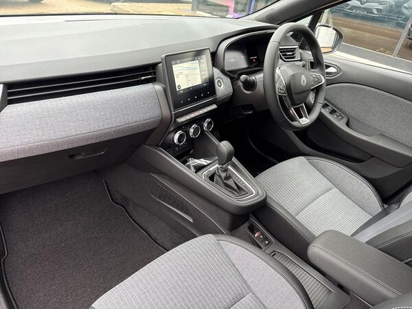 Used Renault Clio 2025 for sale - 76234795: Photo 15
