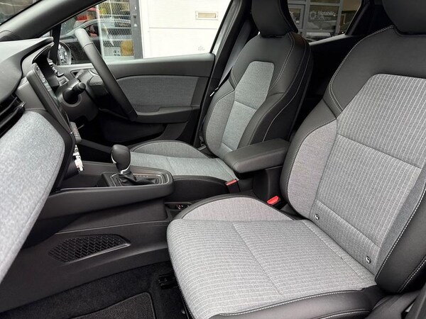 Used Renault Clio 2025 for sale - 76234795: Photo 16