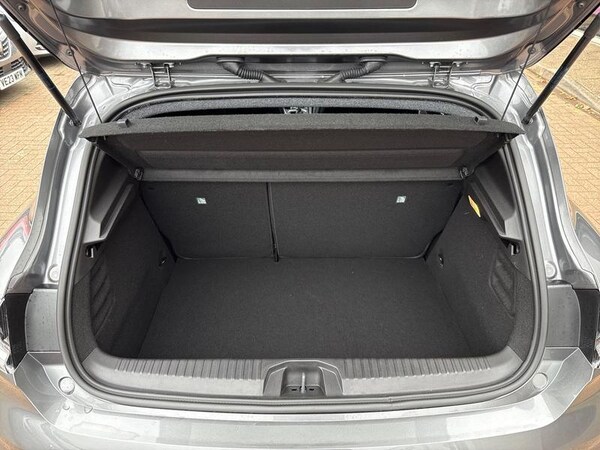 Used Renault Clio 2025 for sale - 76234795: Photo 18