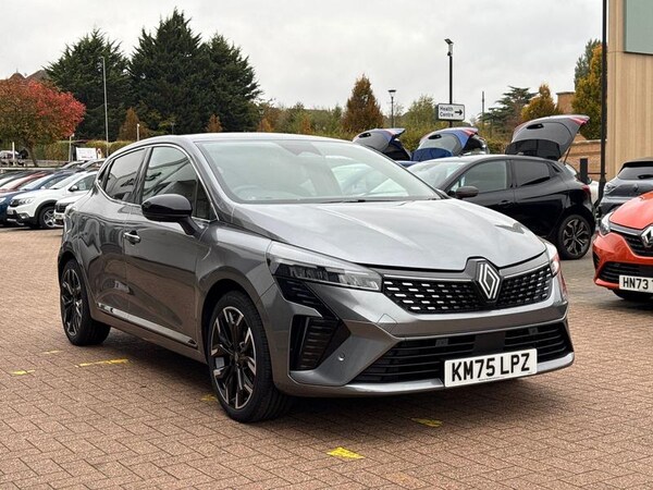 Used Renault Clio 2025 for sale - 76234795: Photo 1