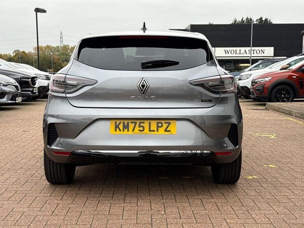 Used Renault Clio 2025 for sale - 76234795: Photo 4