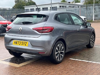 Used Renault Clio 2023 for sale - 76234797: Photo 3