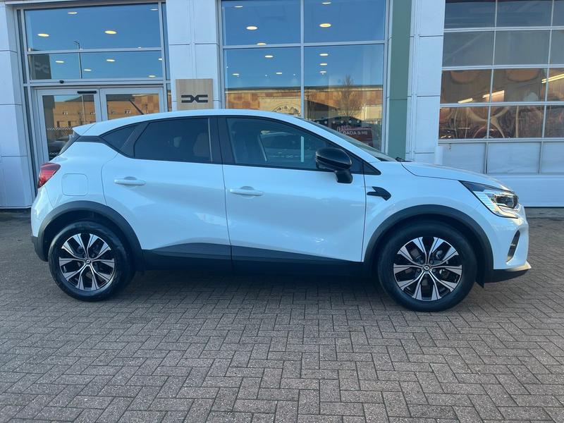 Used Renault Captur 2023 for sale - 76641078: Photo 2