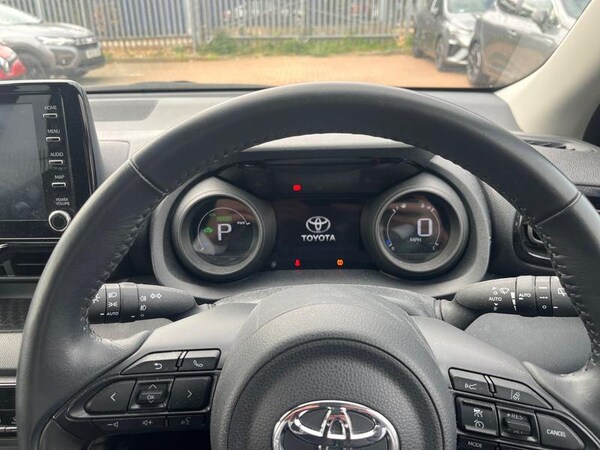 Used Toyota Yaris 2022 for sale - 76097244: Photo 13