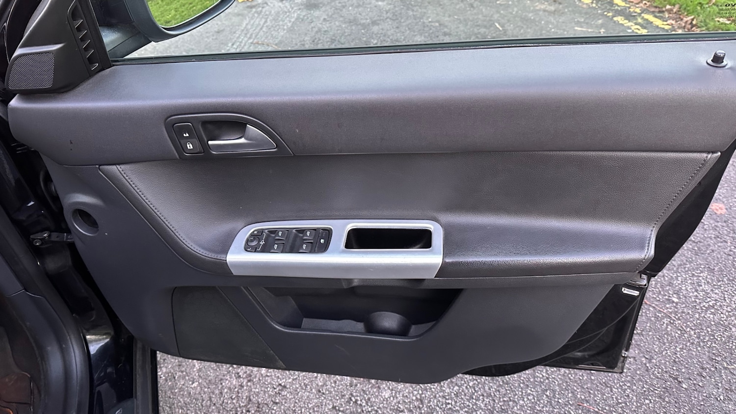 Used Volvo S40 2012 for sale - 76672948: Photo 11