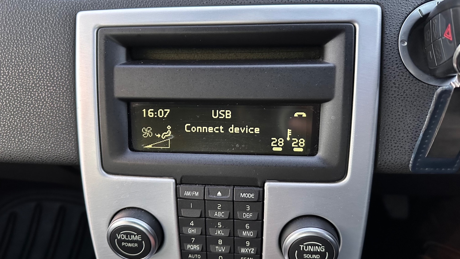 Used Volvo S40 2012 for sale - 76672948: Photo 25