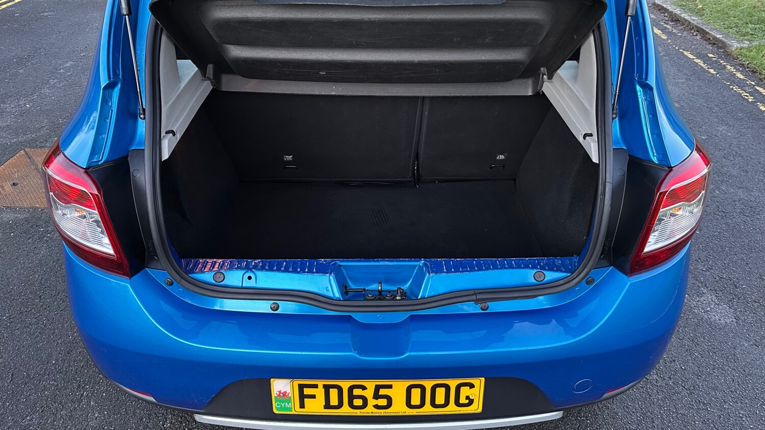 Used Dacia Sandero Stepway 2015 for sale - 77495035: Photo 27