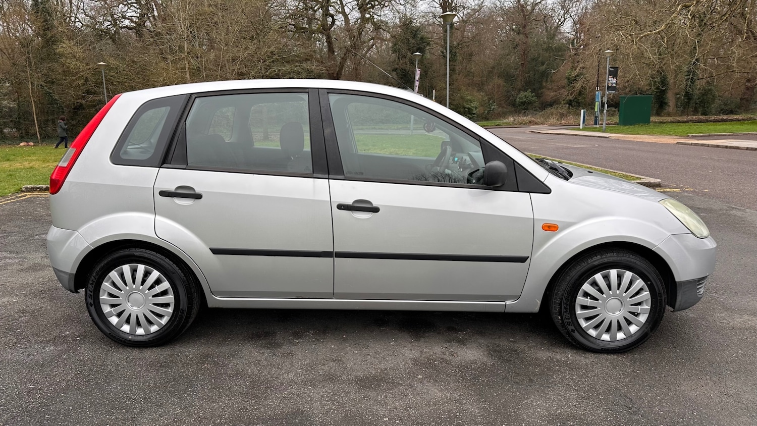 Used Ford Fiesta 2004 for sale - 77996940: Photo 2
